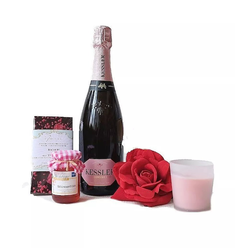 Rose-Themed Sparkling Wine Hamper